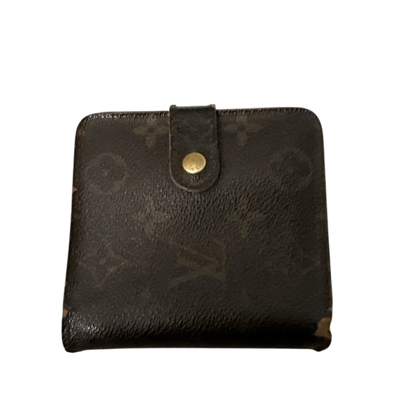 Louis Vuitton Monogram Wallet has a little wear on Corner good condition cute 🥰 - Picture 1 of 16